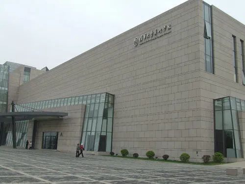 哈哈哈！這些實力堪比美院的985院校，都開設了美術類專業！廣州圍墻畫室附圖1
