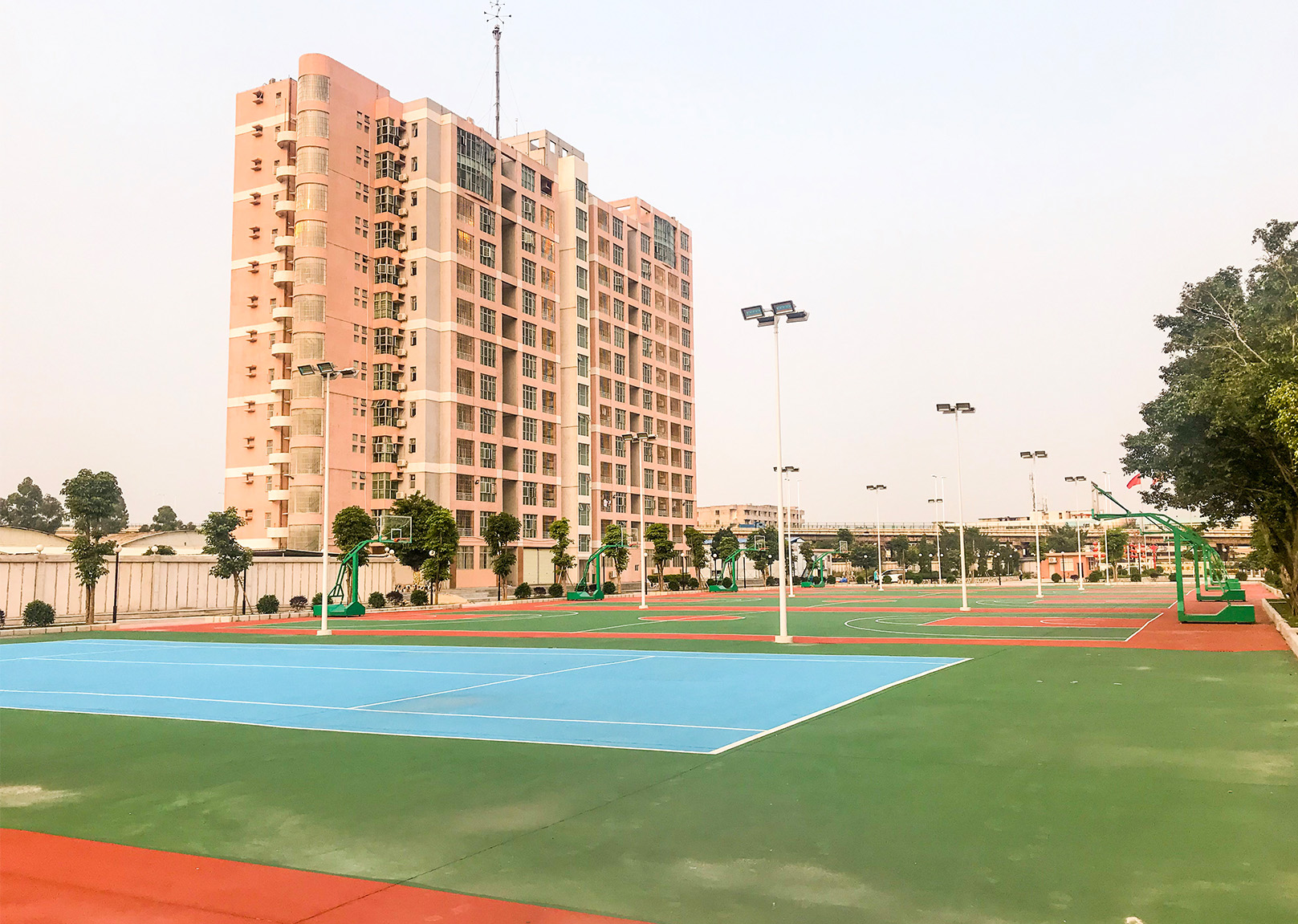 廣州畫室校園,廣州美術培訓班校園,廣州圍墻畫室校園